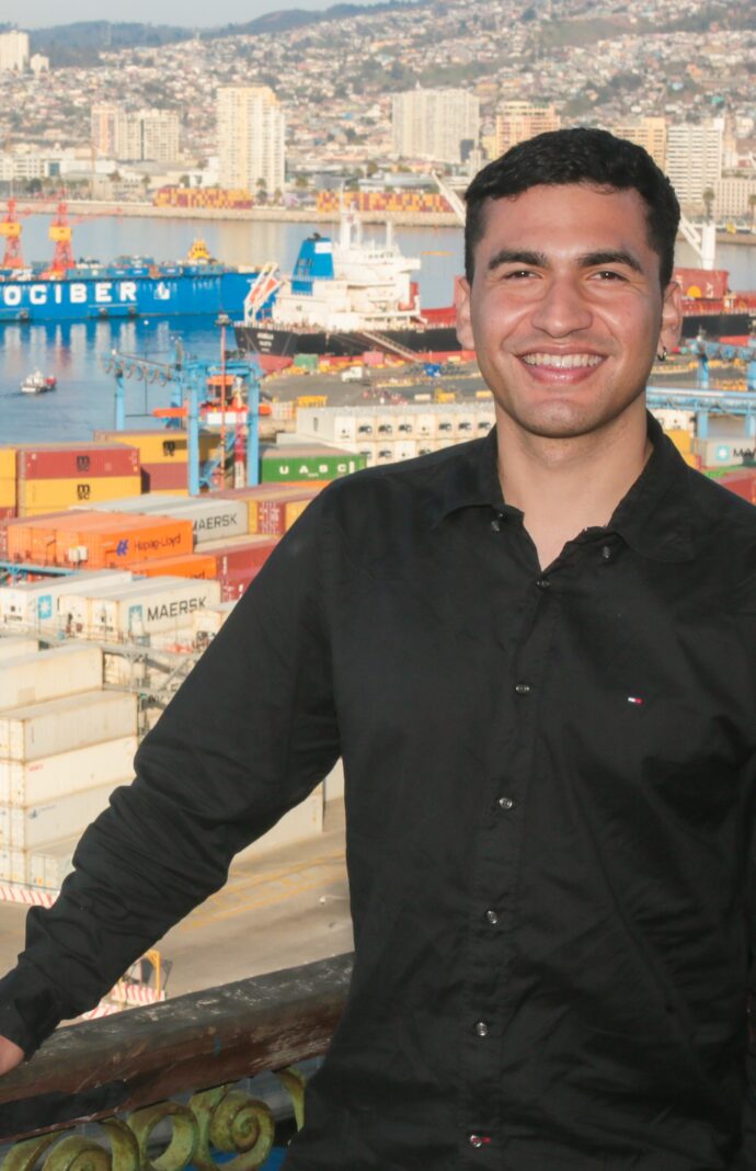 Egresado de la EII participa en el Global Shapers Annual Summit 2025