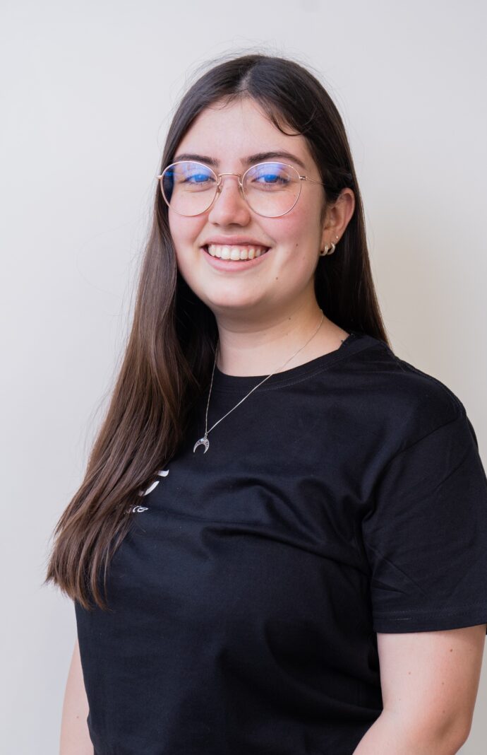 Valentina Alarcón, estudiante de la EII-PUCV, lidera emprendimiento que aplica IA para mejorar la enseñanza